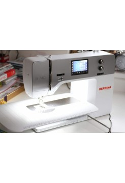 Компьютеризированная швейная машина BERNINA 740